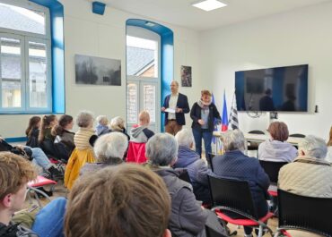 La Roche-Maurice : cérémonie de remise des cartes d'électeurs
